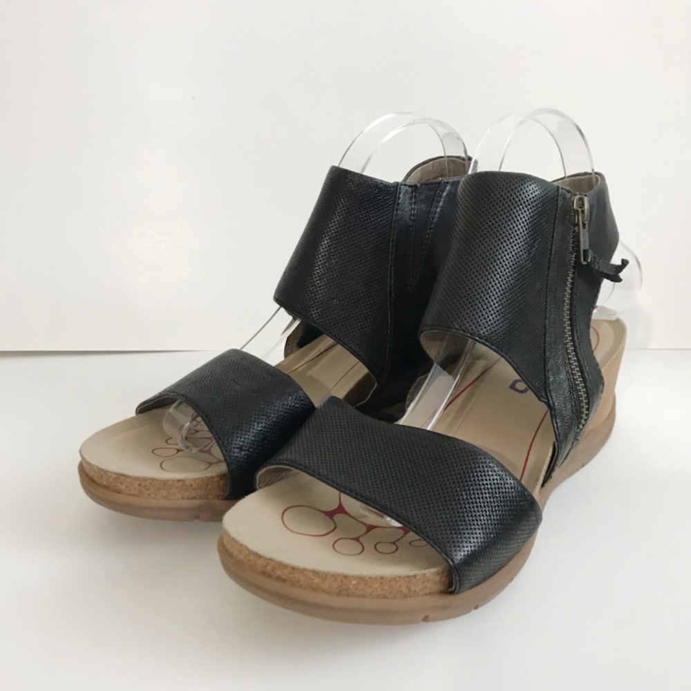 Bionica Palotina Leather Platform Wedge Sandal 9.5 M Open Toe Zip Ankle Cuff